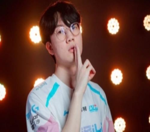 孙佳俊,余依婷全国,春季游泳锦,世界杯外围,2026世界杯,投注策略,赔率对比,赛事分析