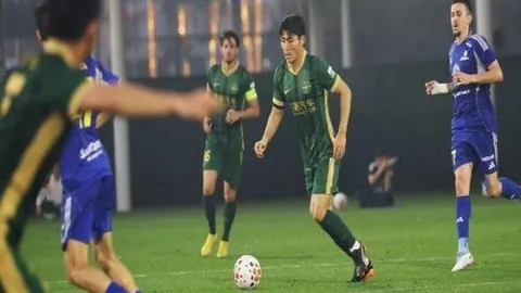 贝利球王初拥拥趸！百岁塞莱斯特获封“巴西年度母亲”殊荣